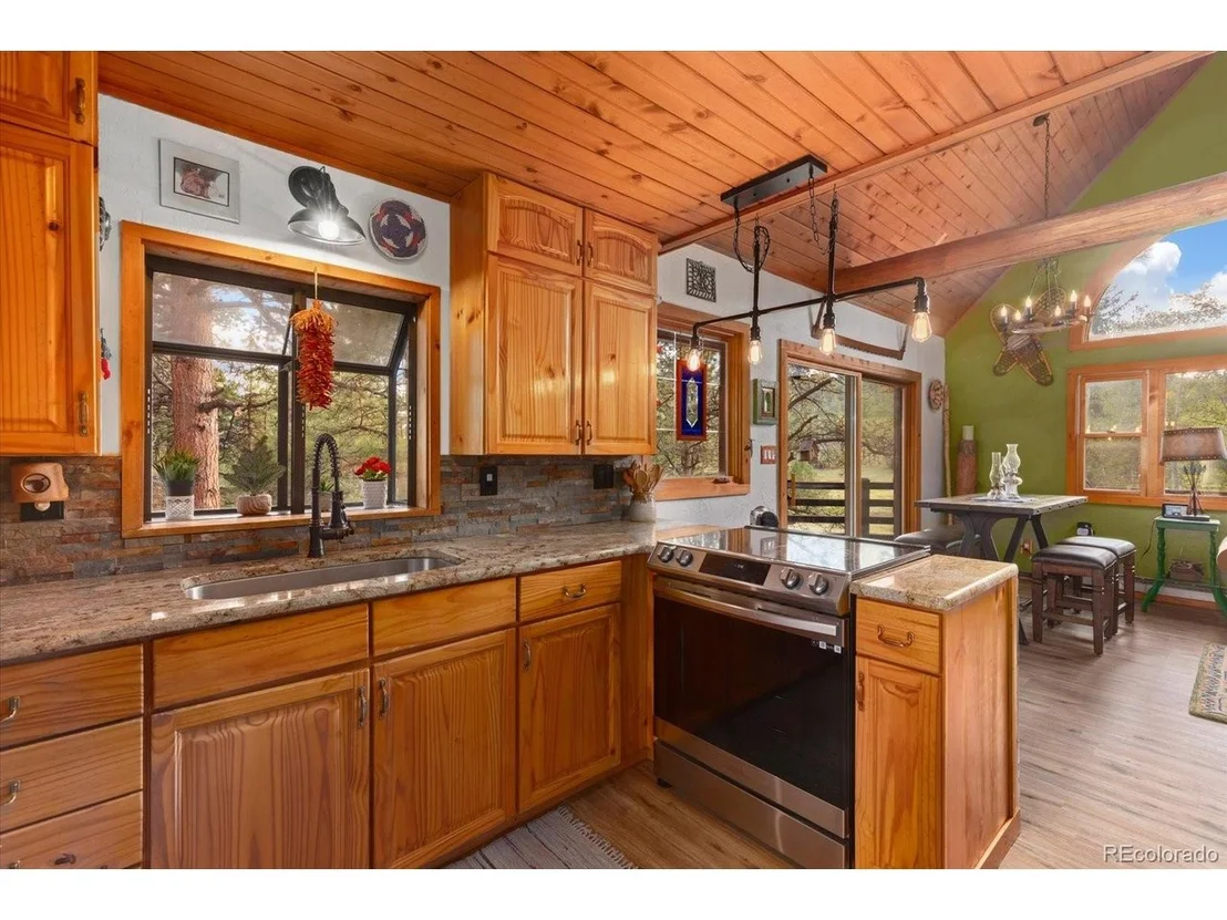 Photo of 120 2nd St