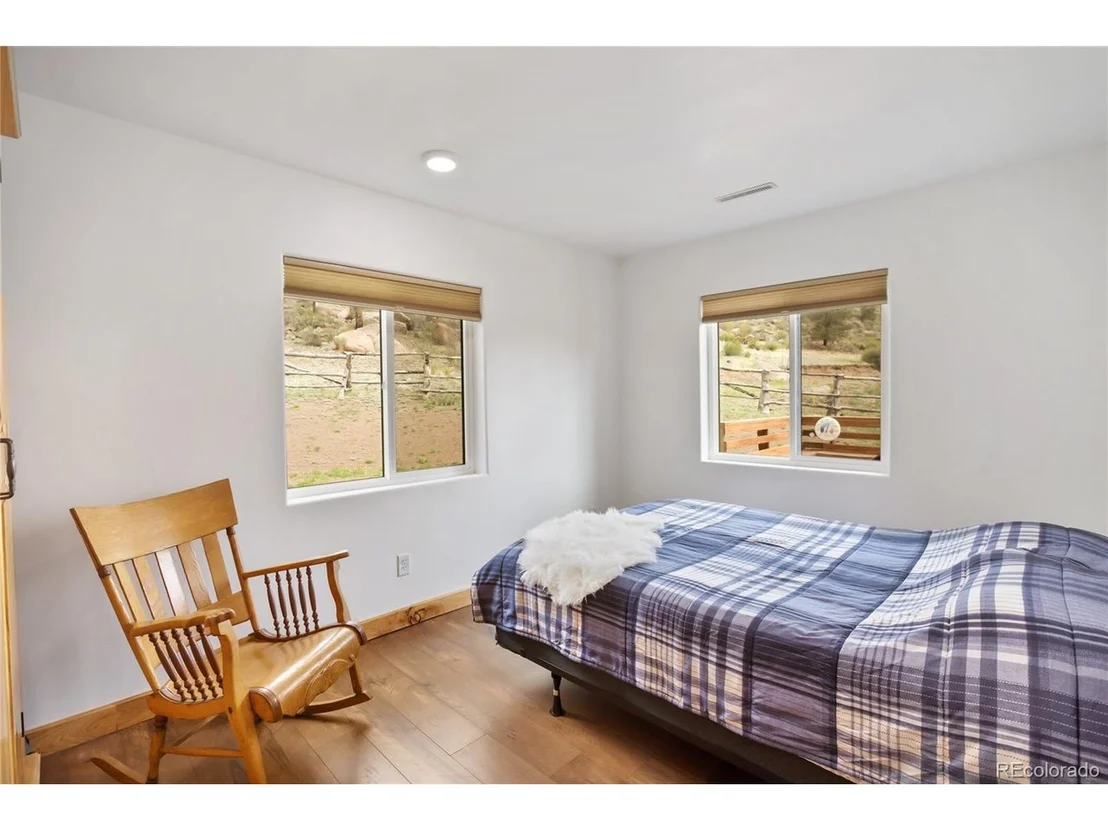 Photo of 437 Langnis Rd