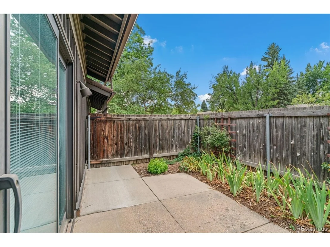 Photo of 5161 Laurel Ave