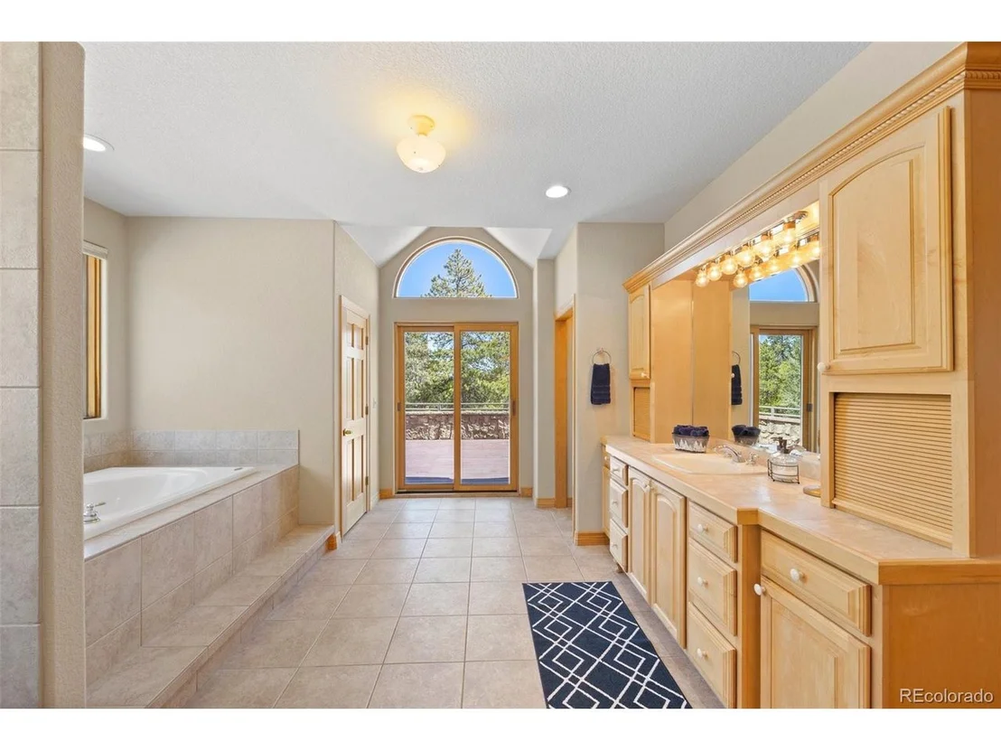 Photo of 11421 Belle Meade Dr