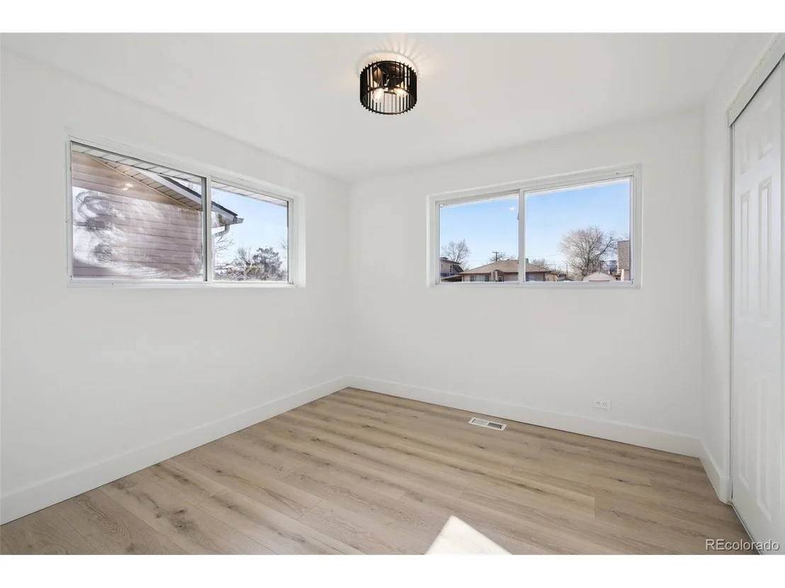Photo of 256 King St