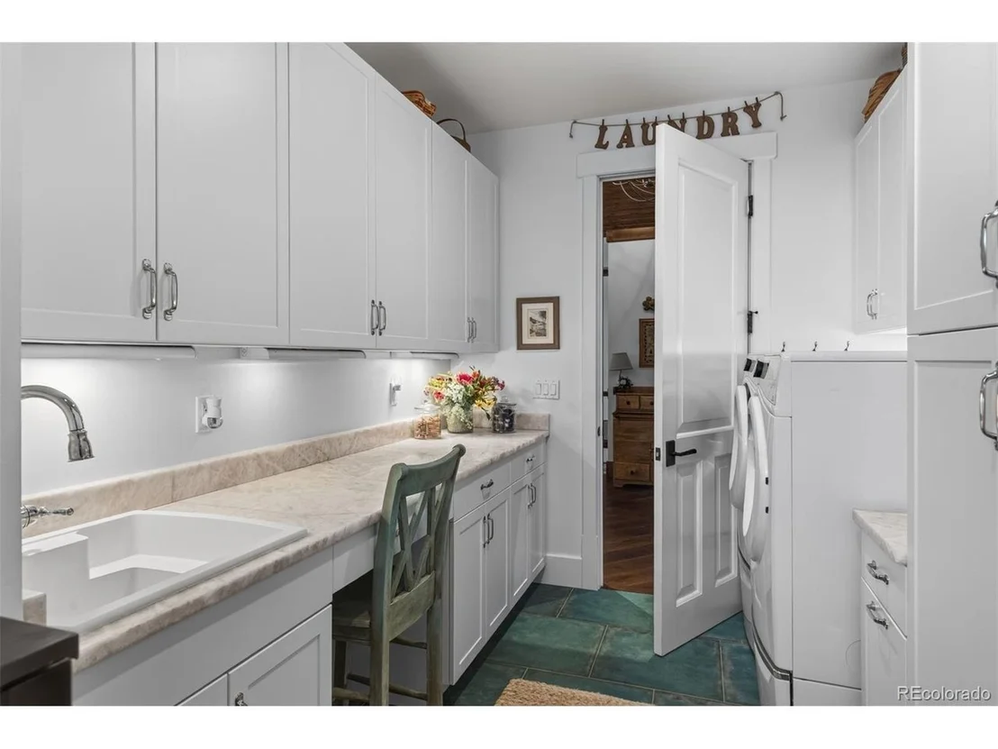 Photo of 1028 Blue Grass Trl