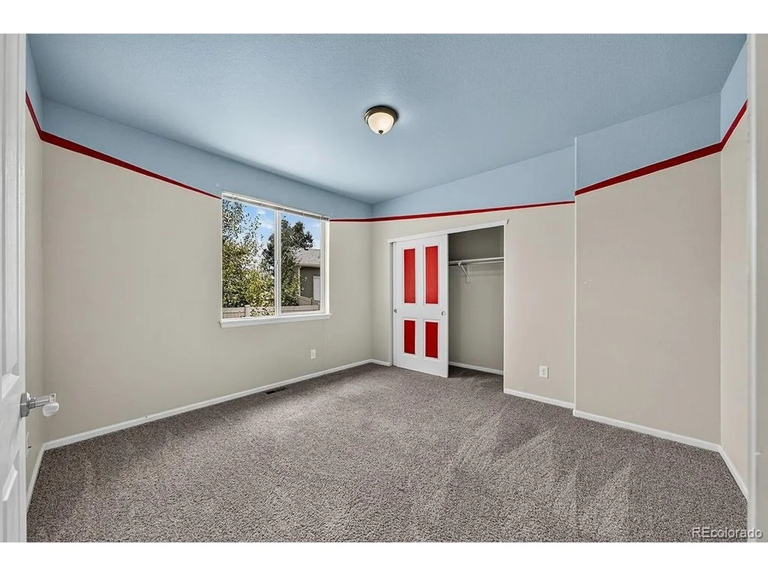 Photo of 370 Naples St