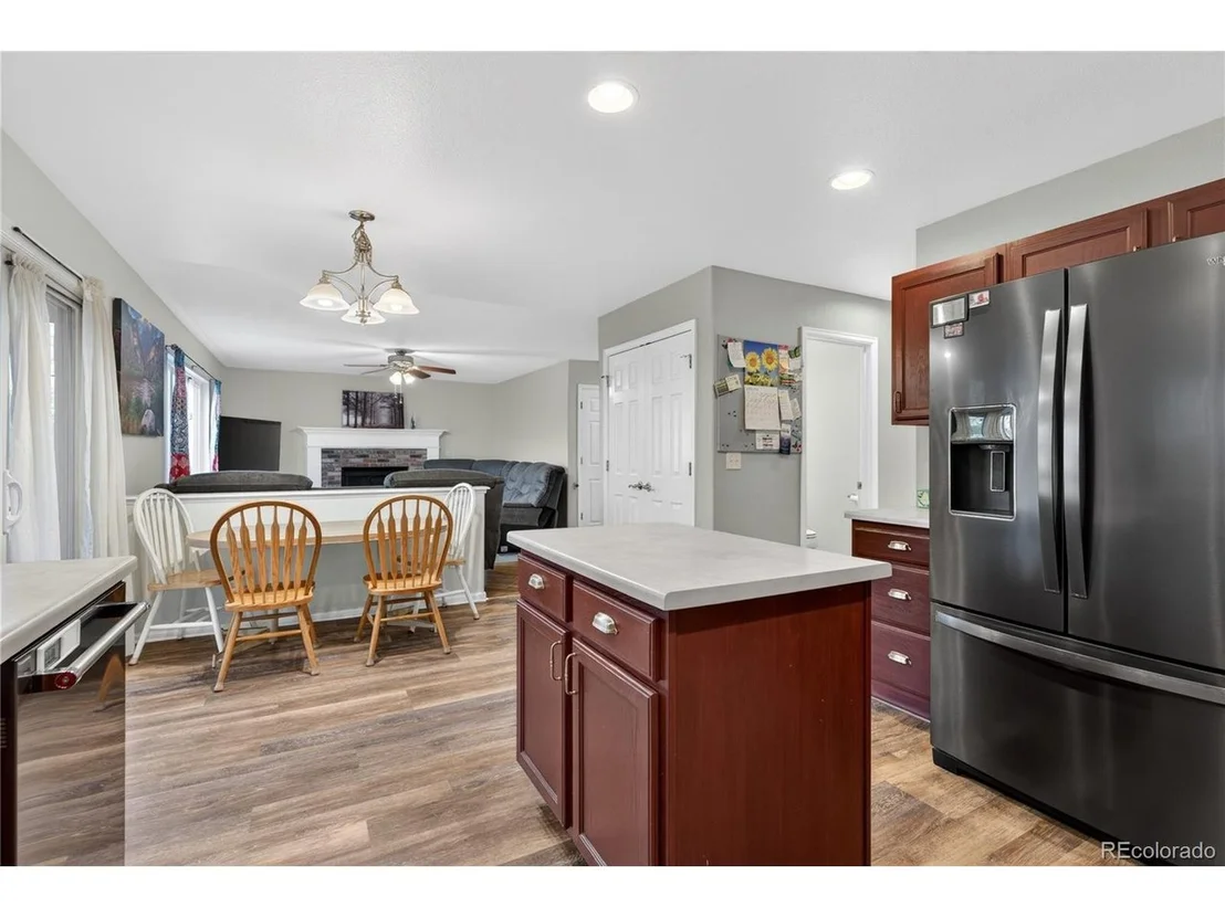 Photo of 6289 Viewpoint Ave