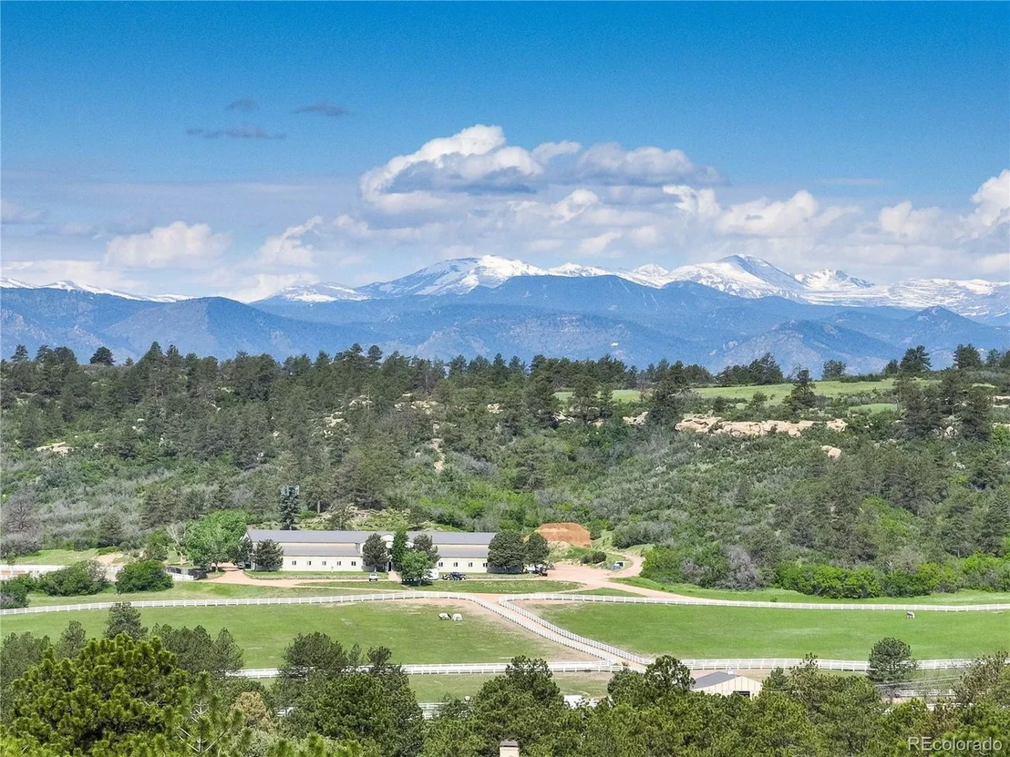 Photo of 1085 Golf Estates Pt