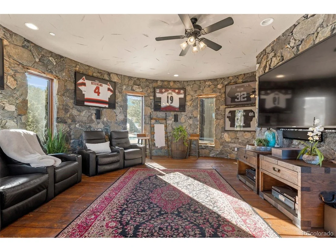 Photo of 142 Outpost Ln