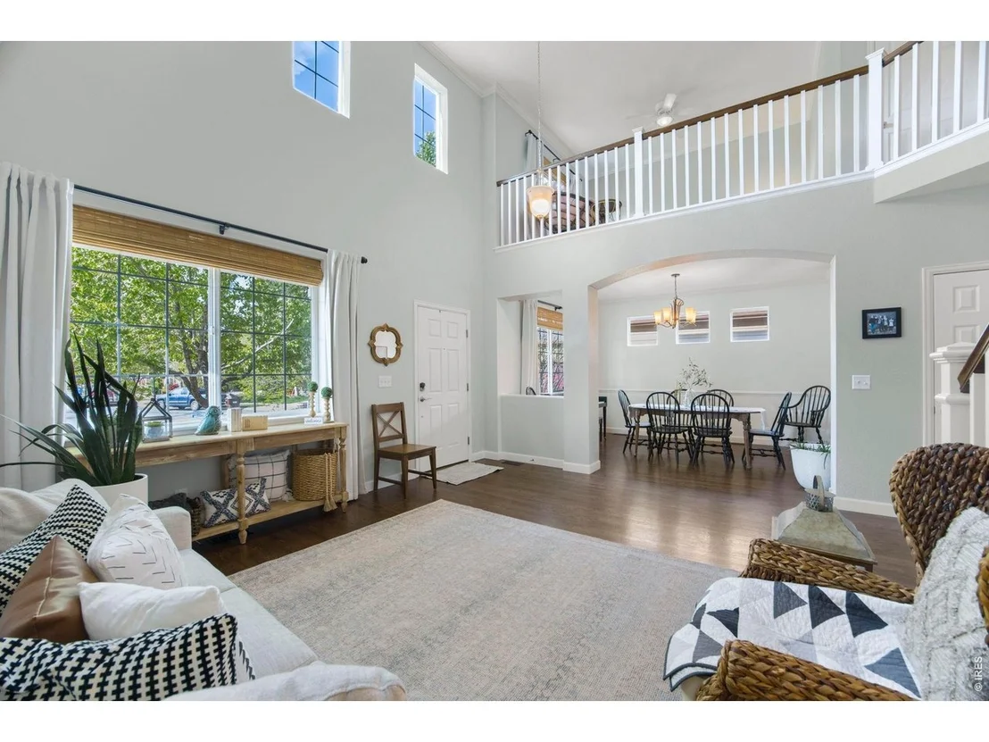 Photo of 6386 Mayfair Ave