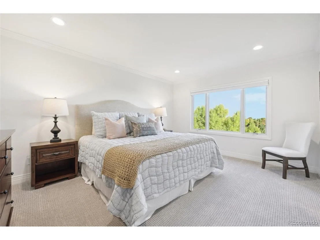 Photo of 8521 Colonial Dr