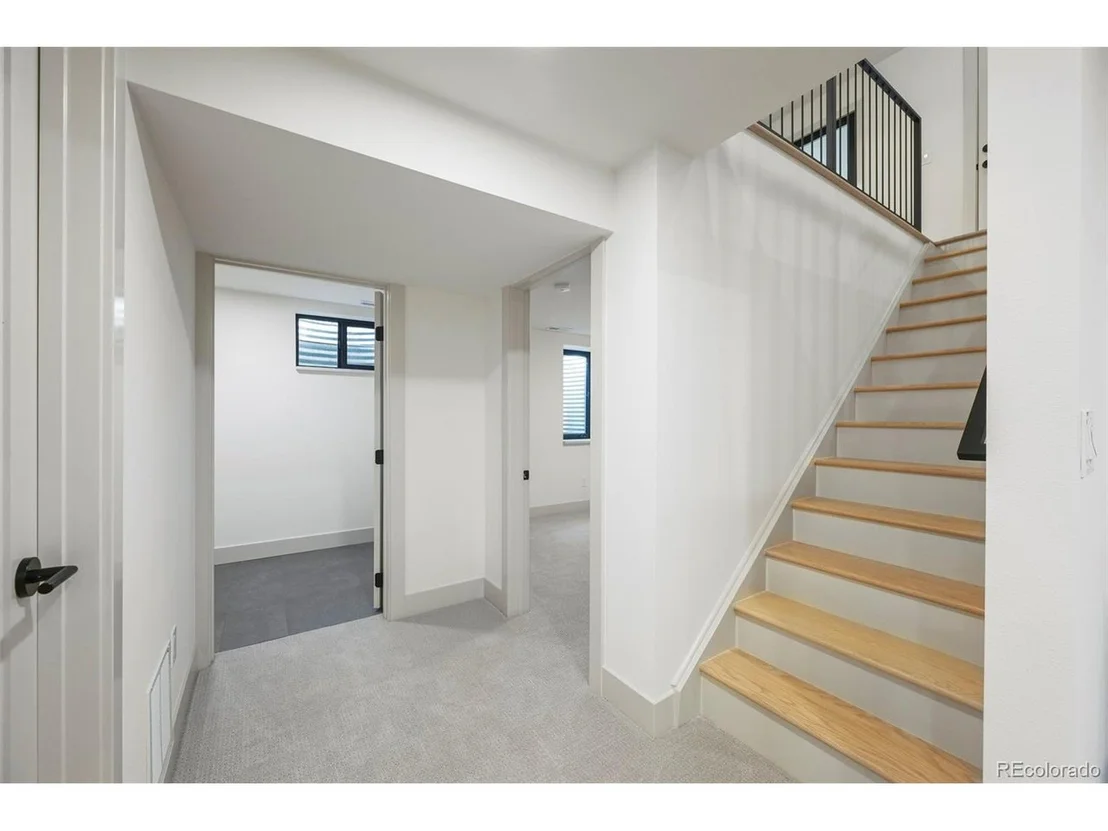 Photo of 230 Seminole Dr