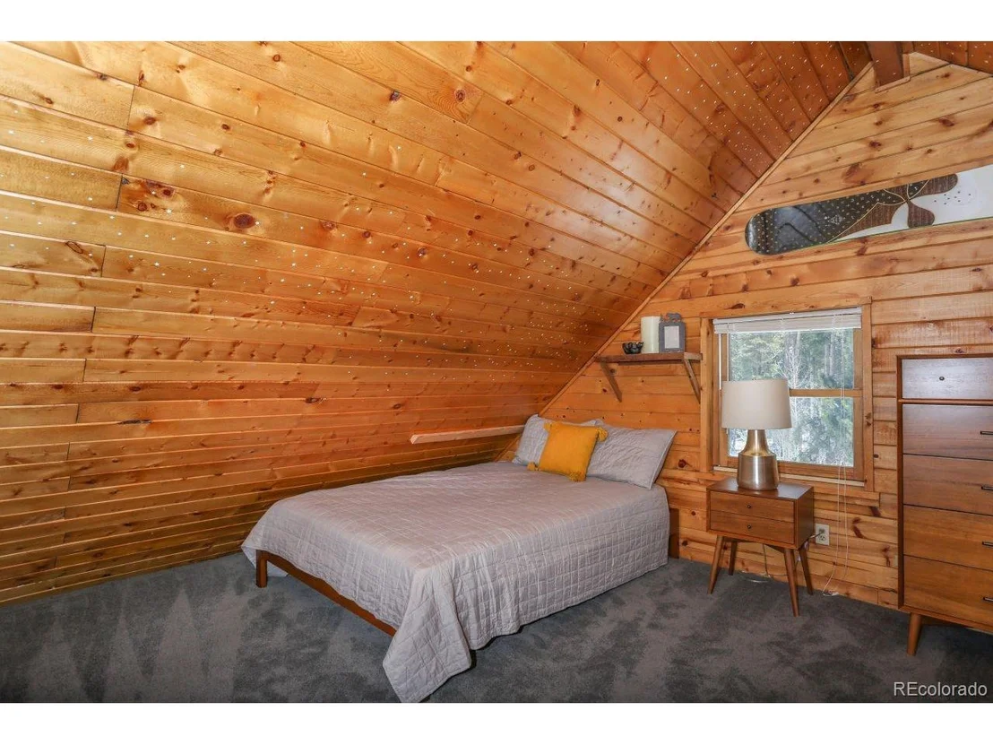 Photo of 390 Crown Dr
