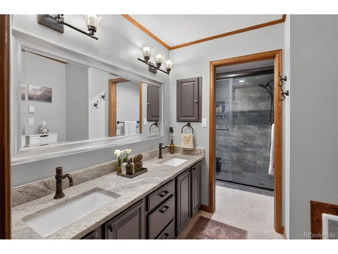Photo of 212 Juniper Ln