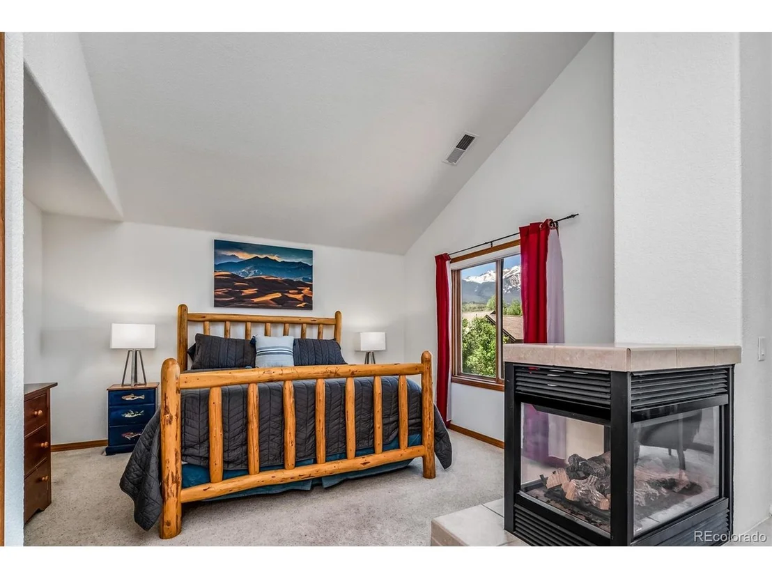 Photo of 1528 Legend Lake Cir