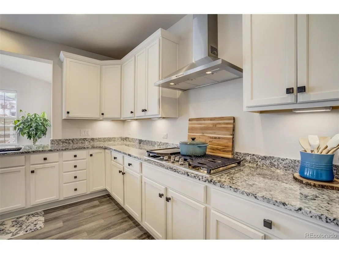 Photo of 5059 Ditmars Ln