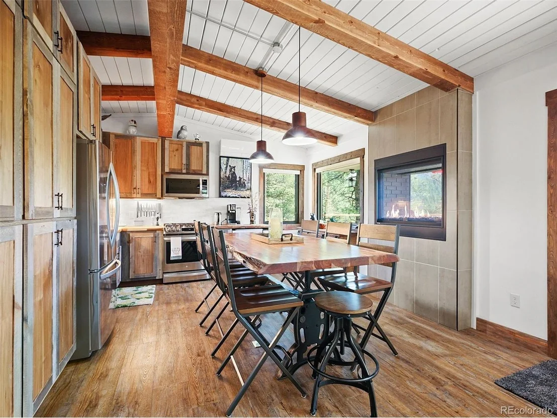Photo of 9987 Overlook Rd