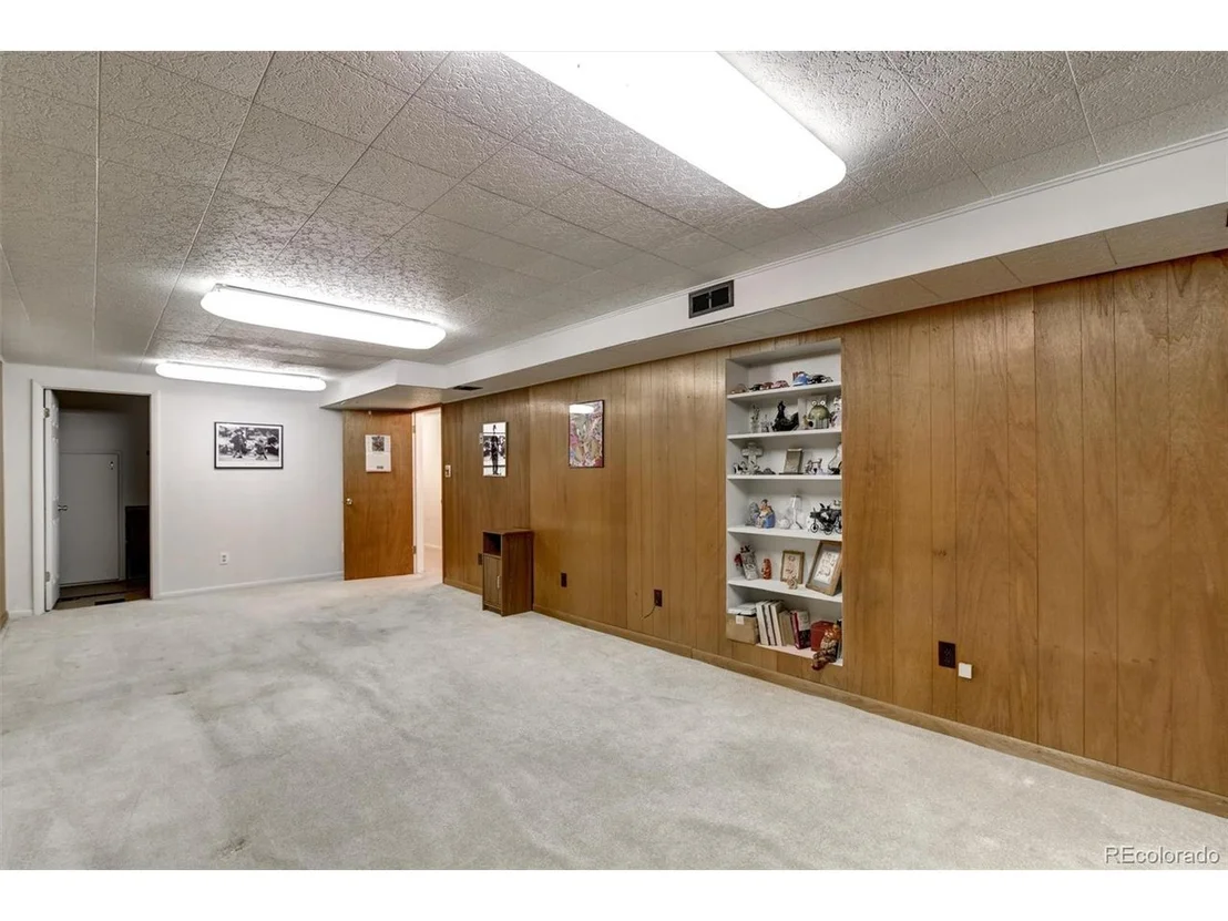 Photo of 6043 Field St