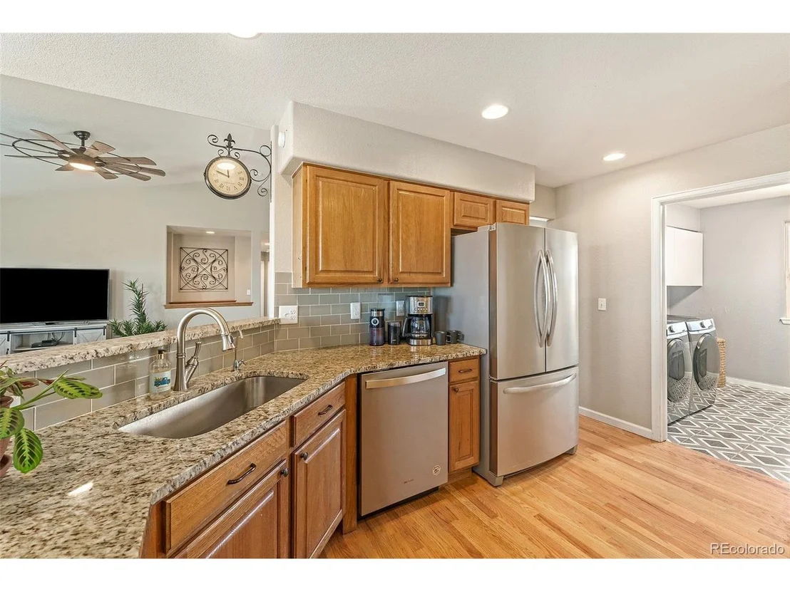 Photo of 7150 Sunset Ave