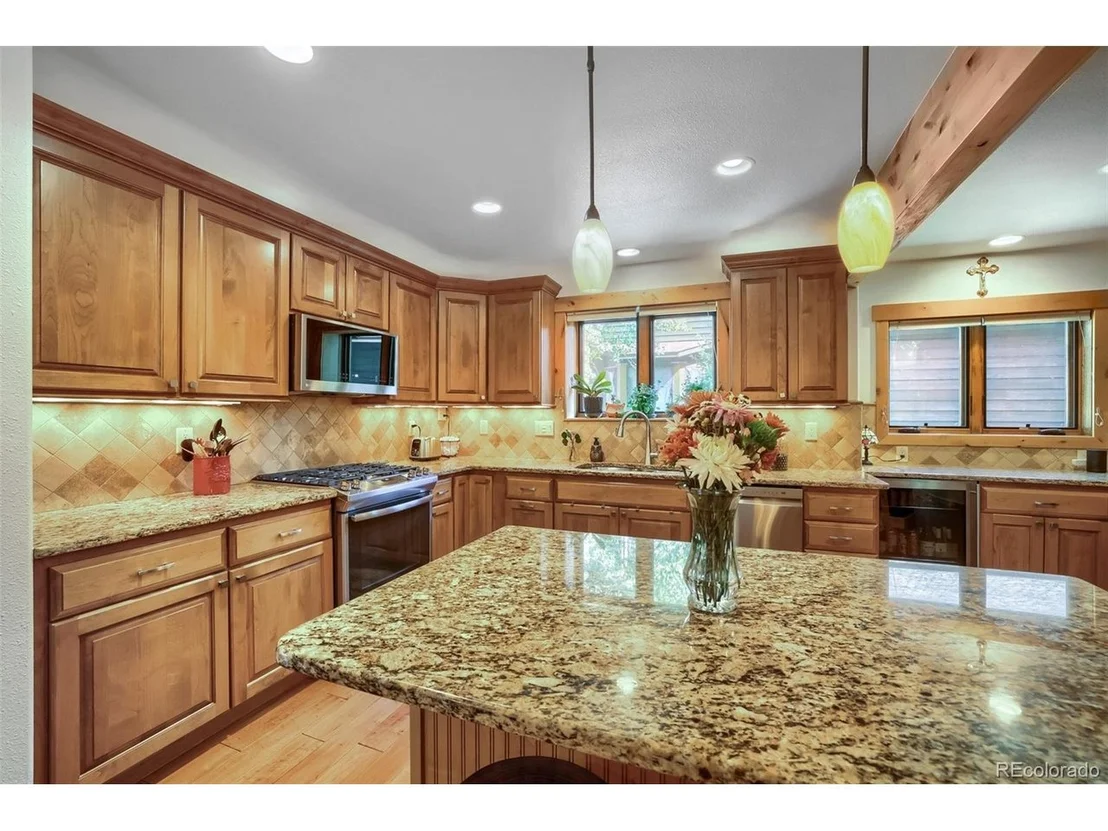 Photo of 460 W Coyote Dr