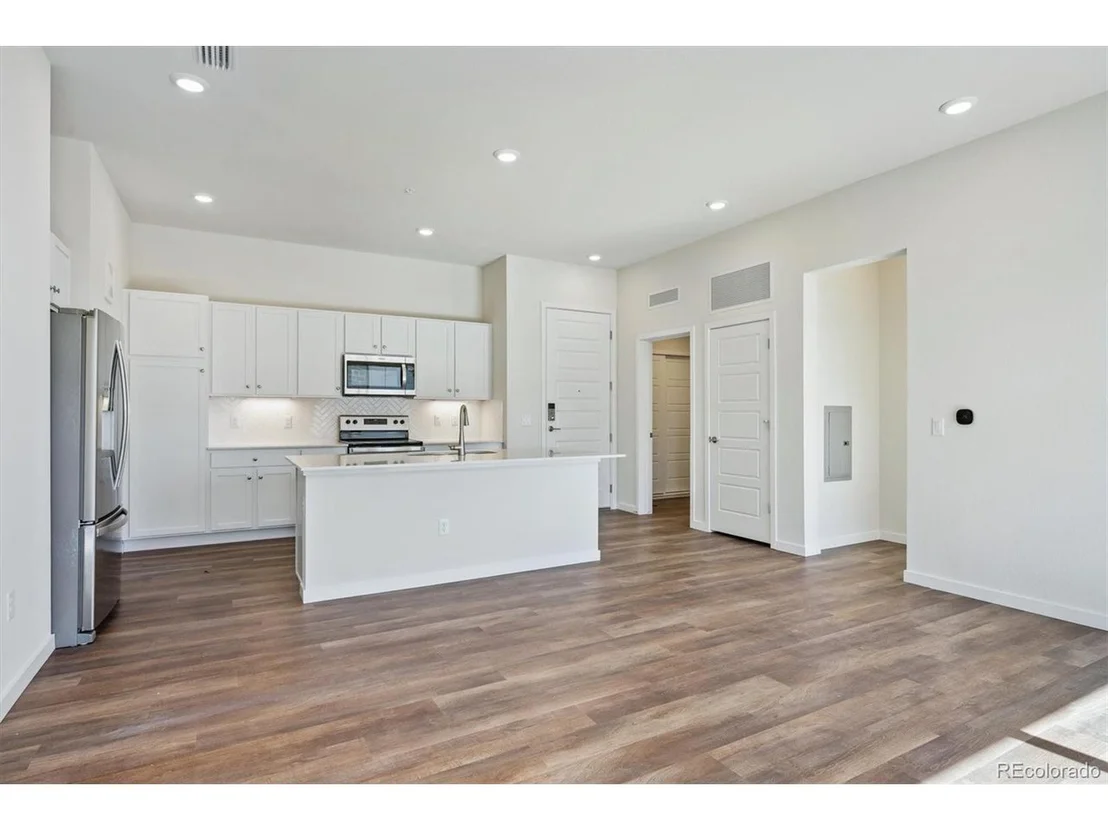 Photo of Unit 2406 at 485 Interlocken Blvd