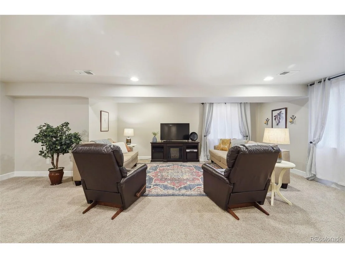 Photo of 1109 Crescent Dr