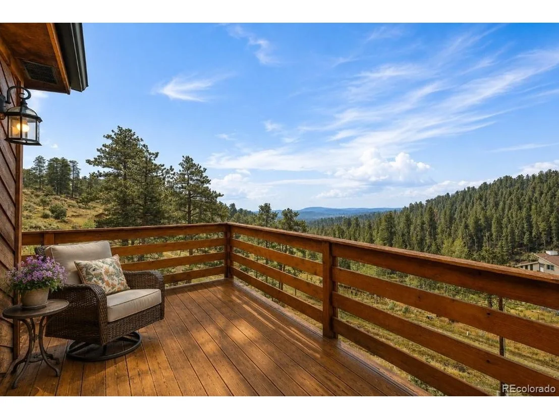 Photo of 745 N Pine Dr