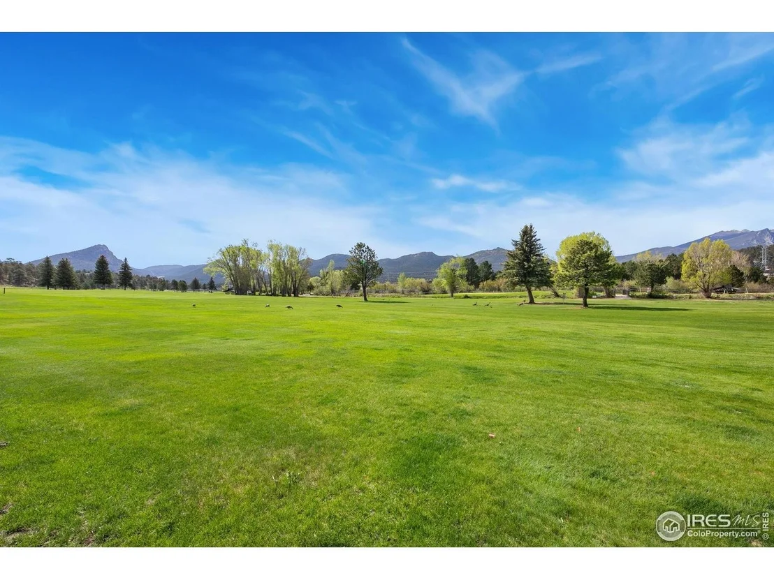Photo of 464 Skyline Dr