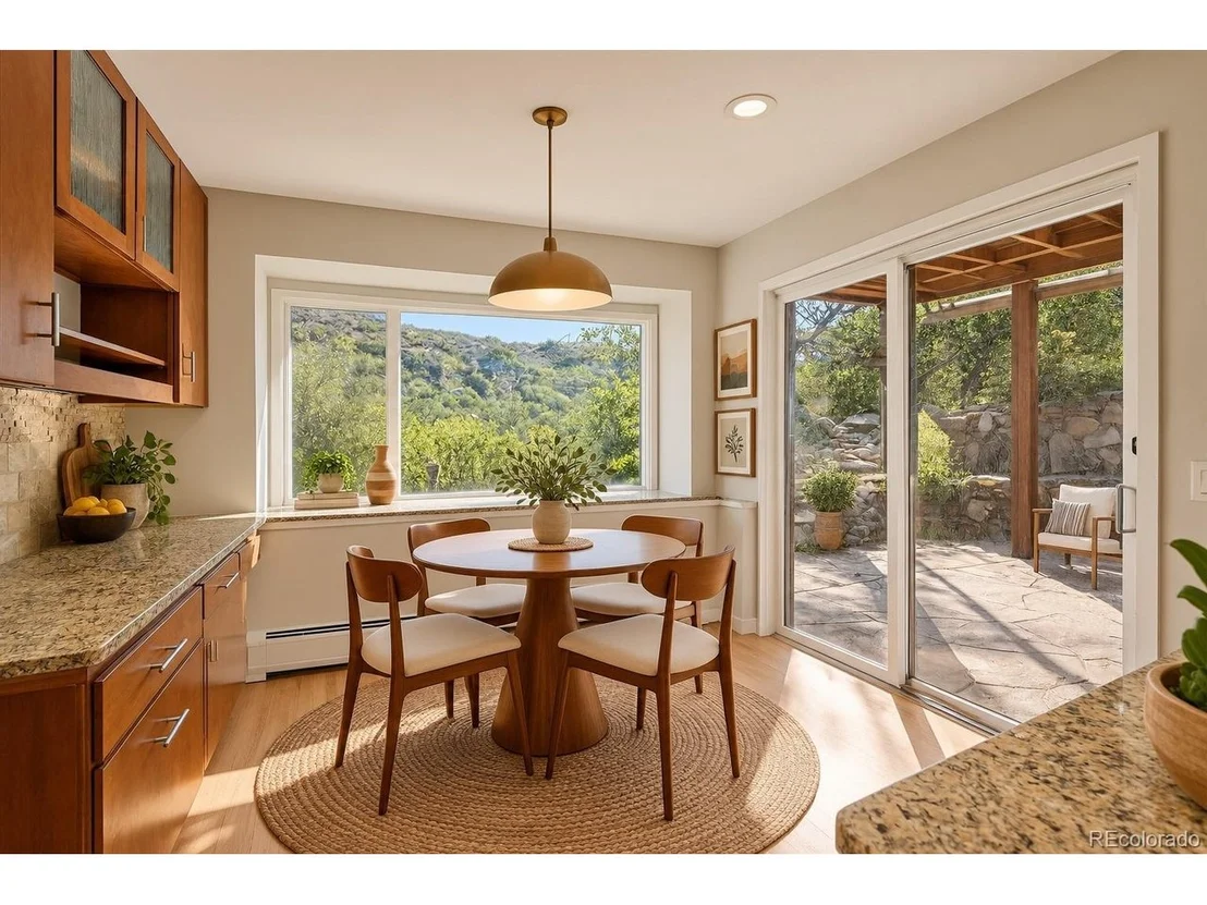 Photo of 560 Valley Rd
