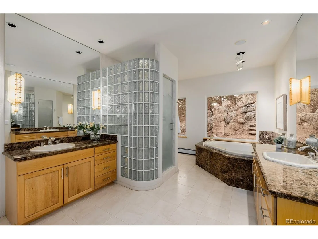 Photo of 1077 Carriage Hills Dr
