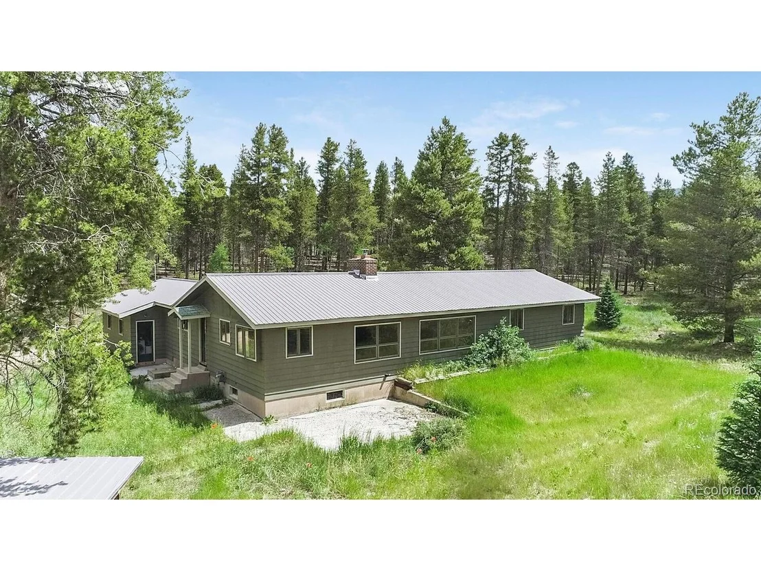 Photo of 920 Mountain View Dr