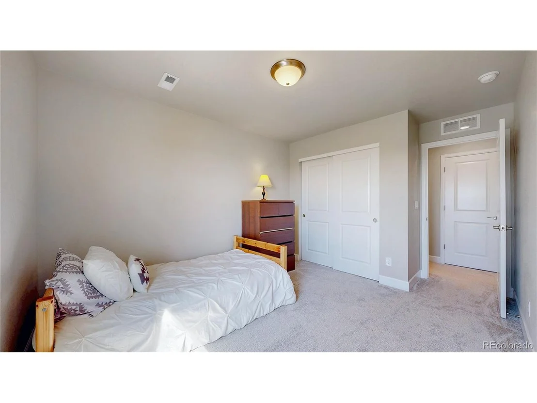 Photo of 416 Hyde Park Cir