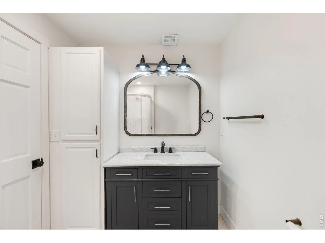 Photo of 926 4th Ave