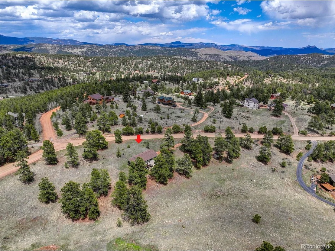 Photo of 924 Bluebird Dr