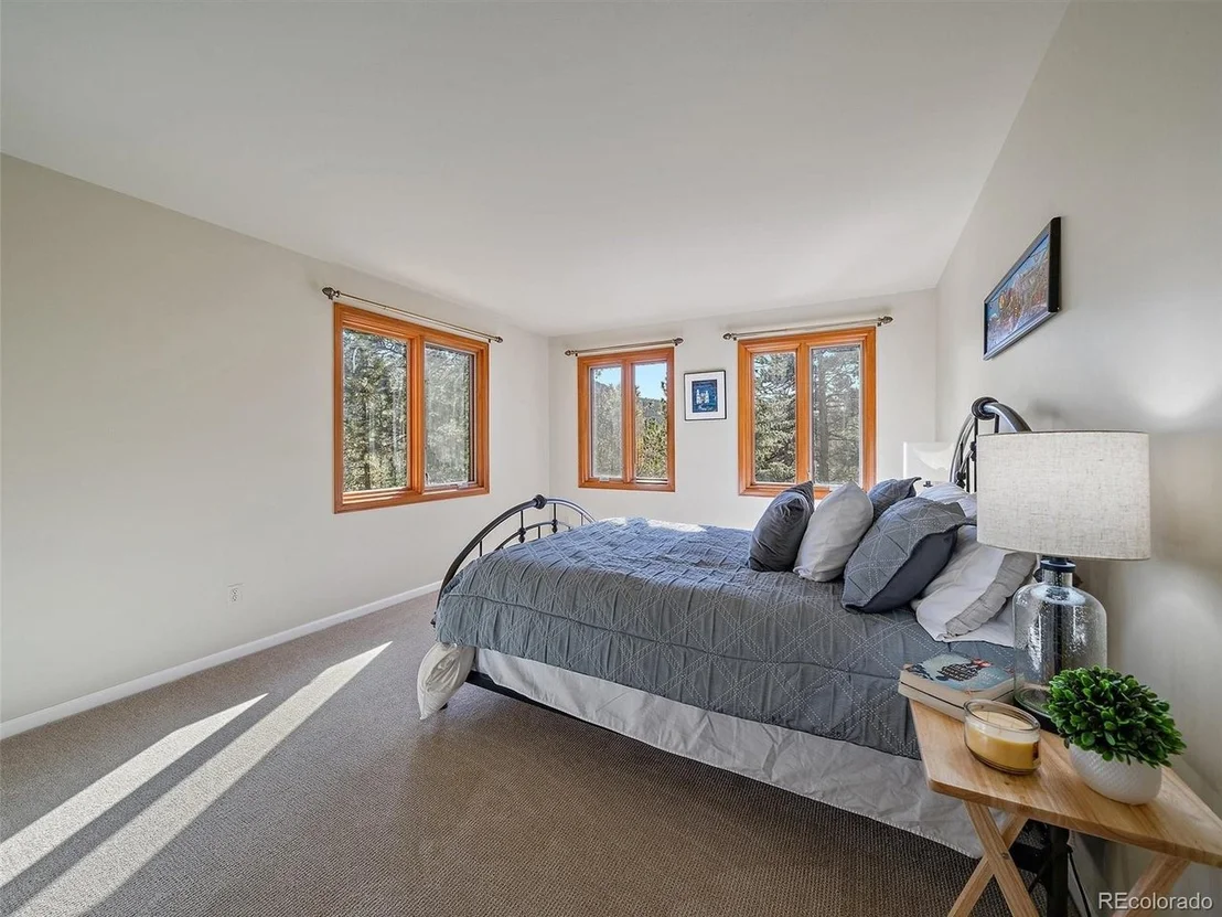 Photo of 33913 Upper Bear Creek Rd
