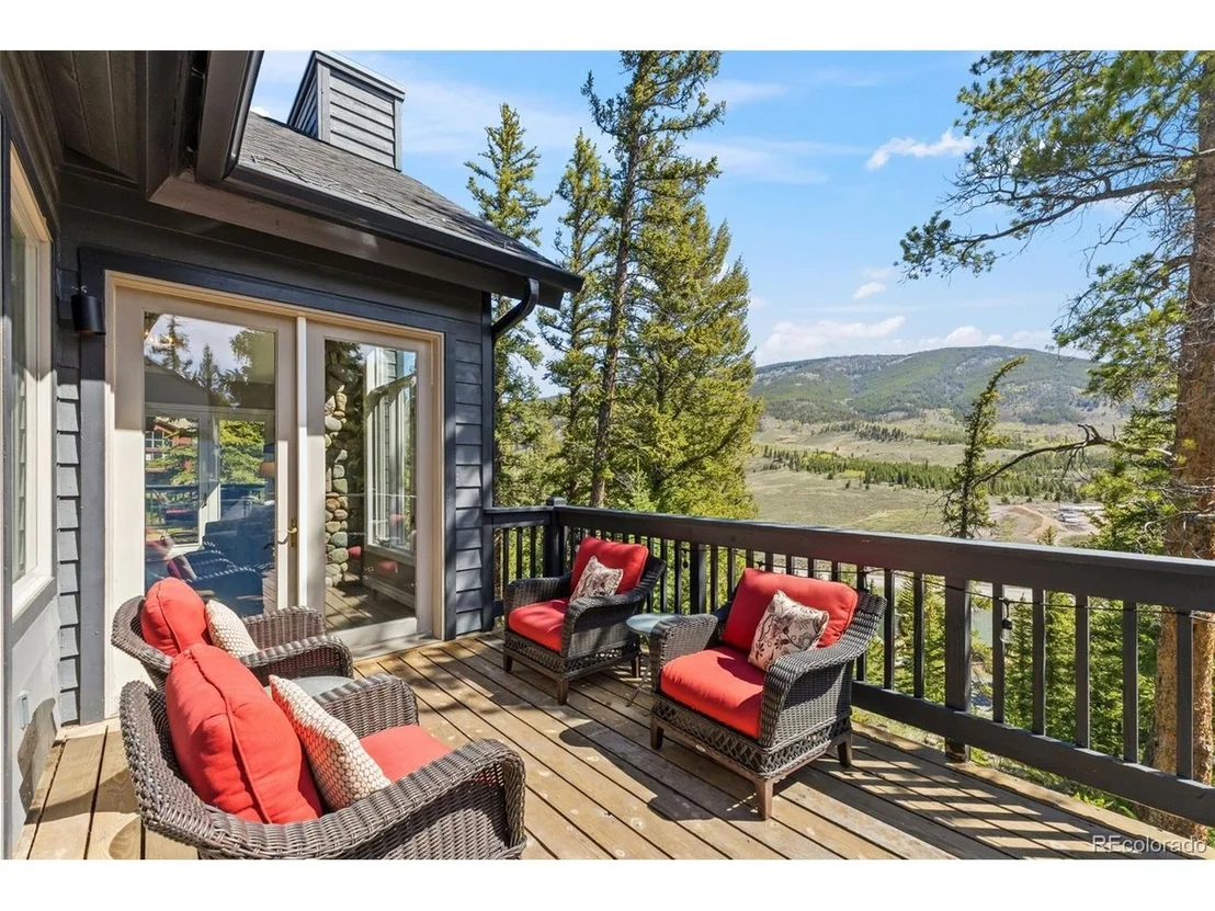 Photo of 162 High Meadow Dr
