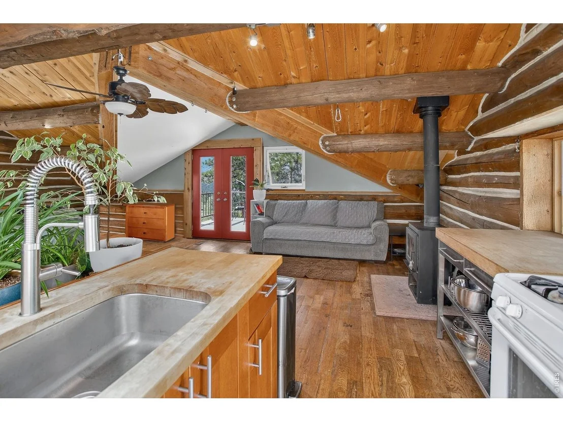 Photo of 470 Weaver Dr