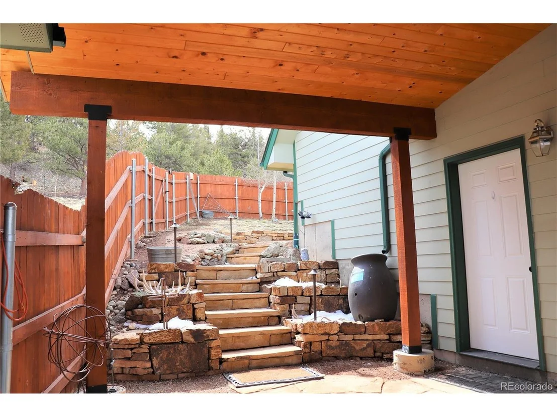 Photo of 1553 Bridle Path