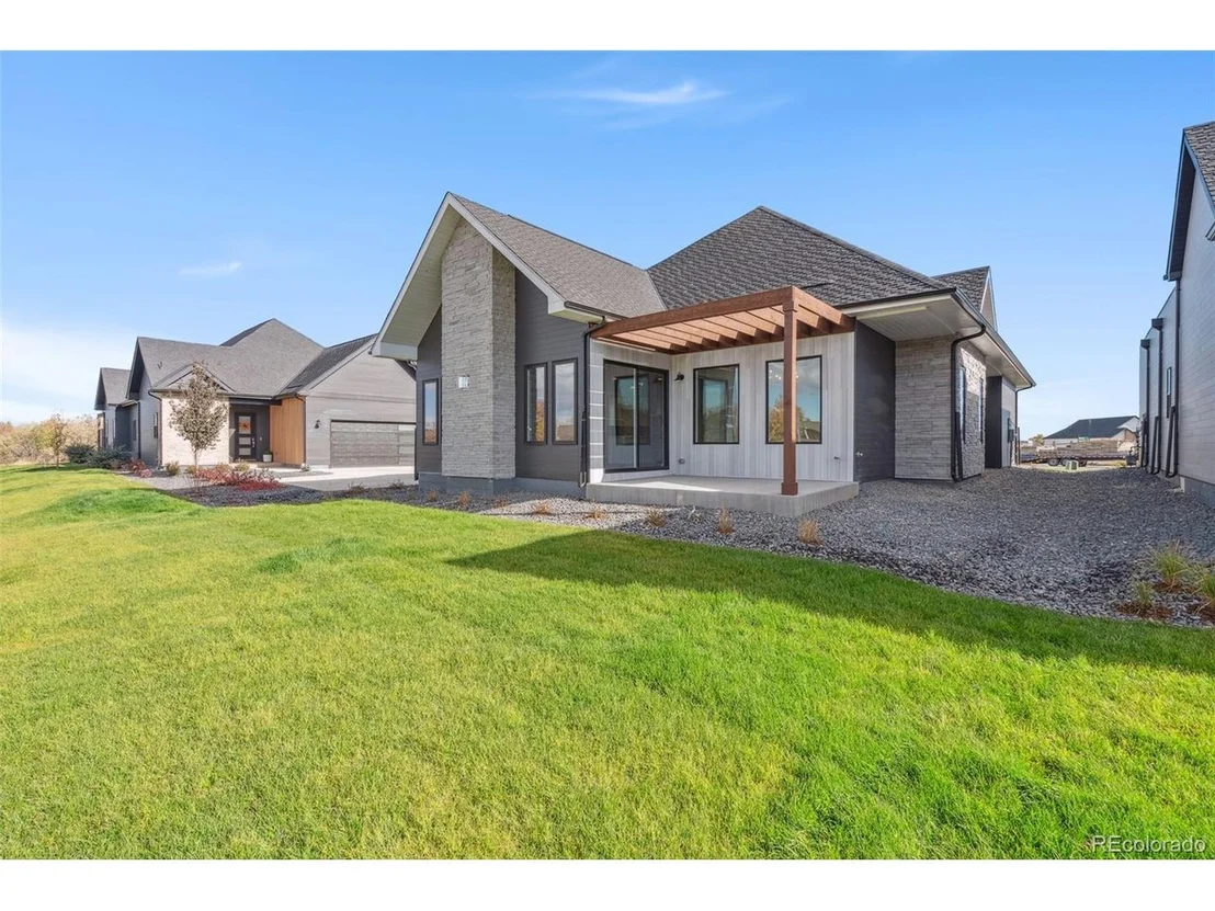Photo of 1720 Barefoot Dr