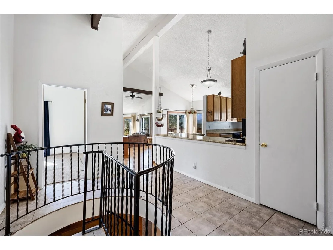 Photo of 1729 Crow Valley Rd