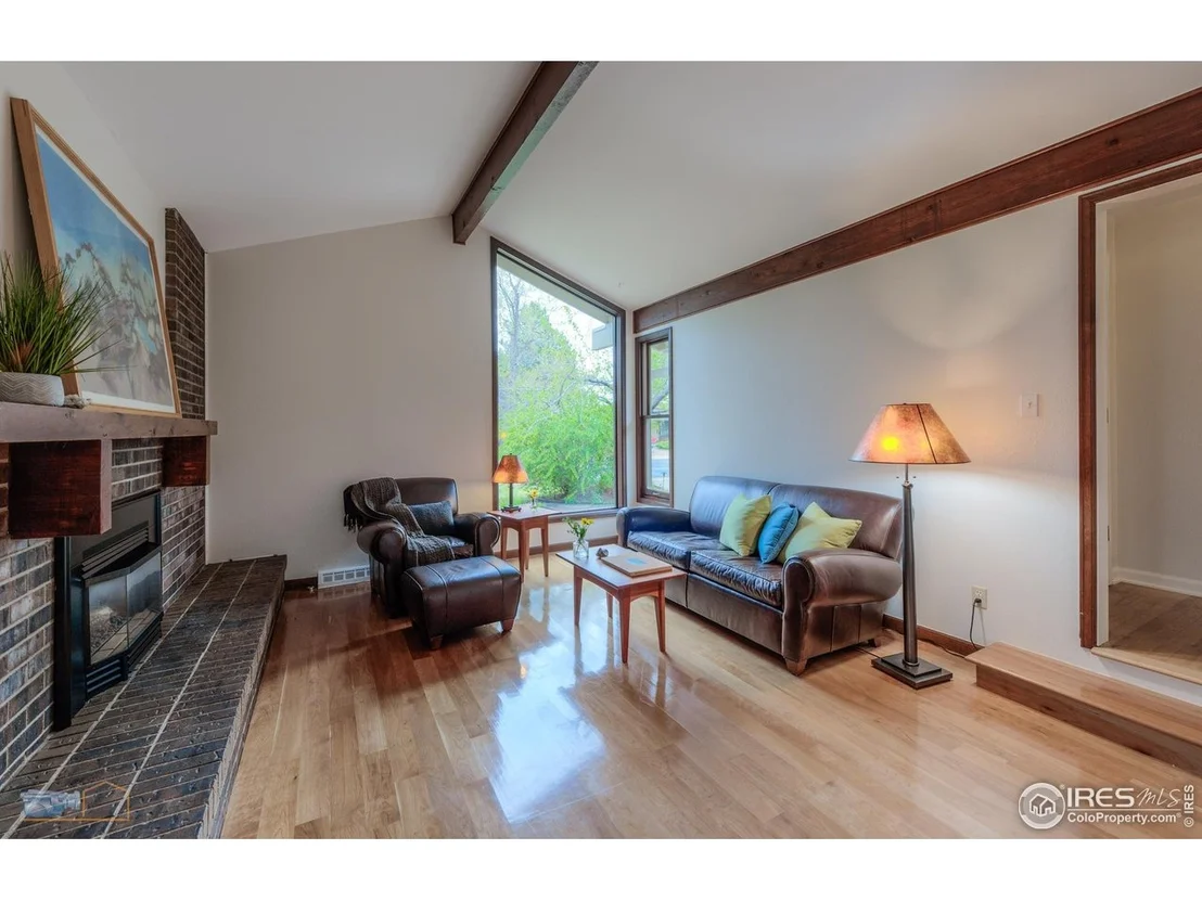 Photo of 4760 Harrison Ave