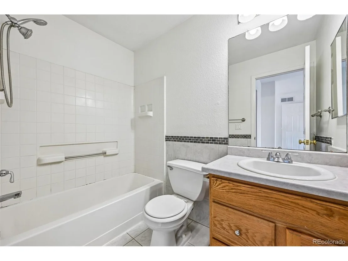 Photo of 1058 Oriole Cir