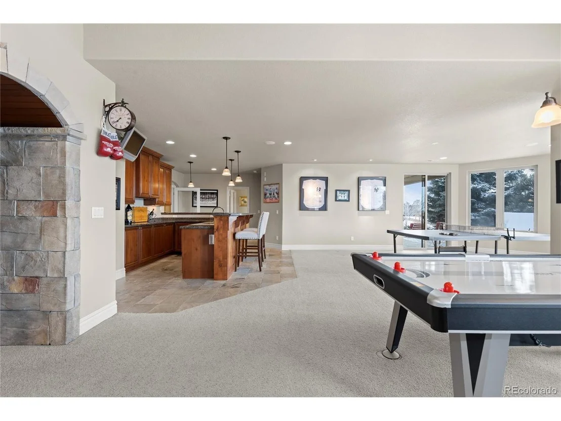 Photo of 8737 Ridgepoint Dr