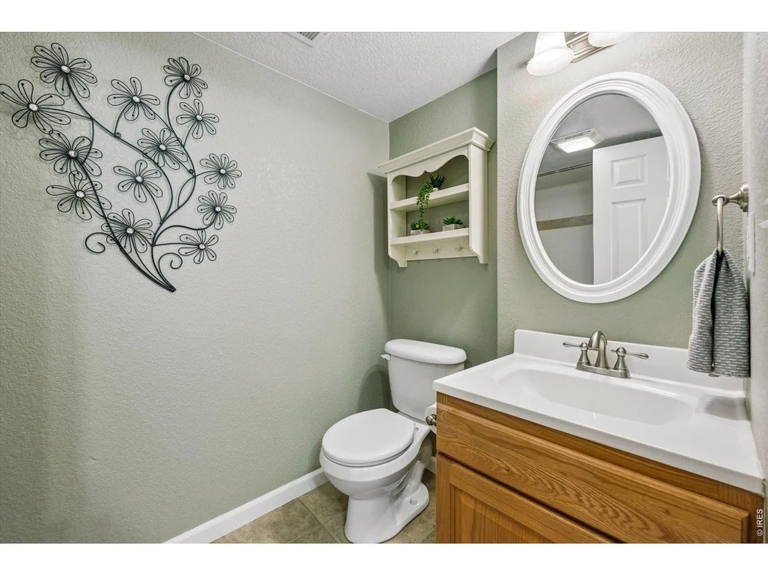 Photo of 562 Spruce Cir