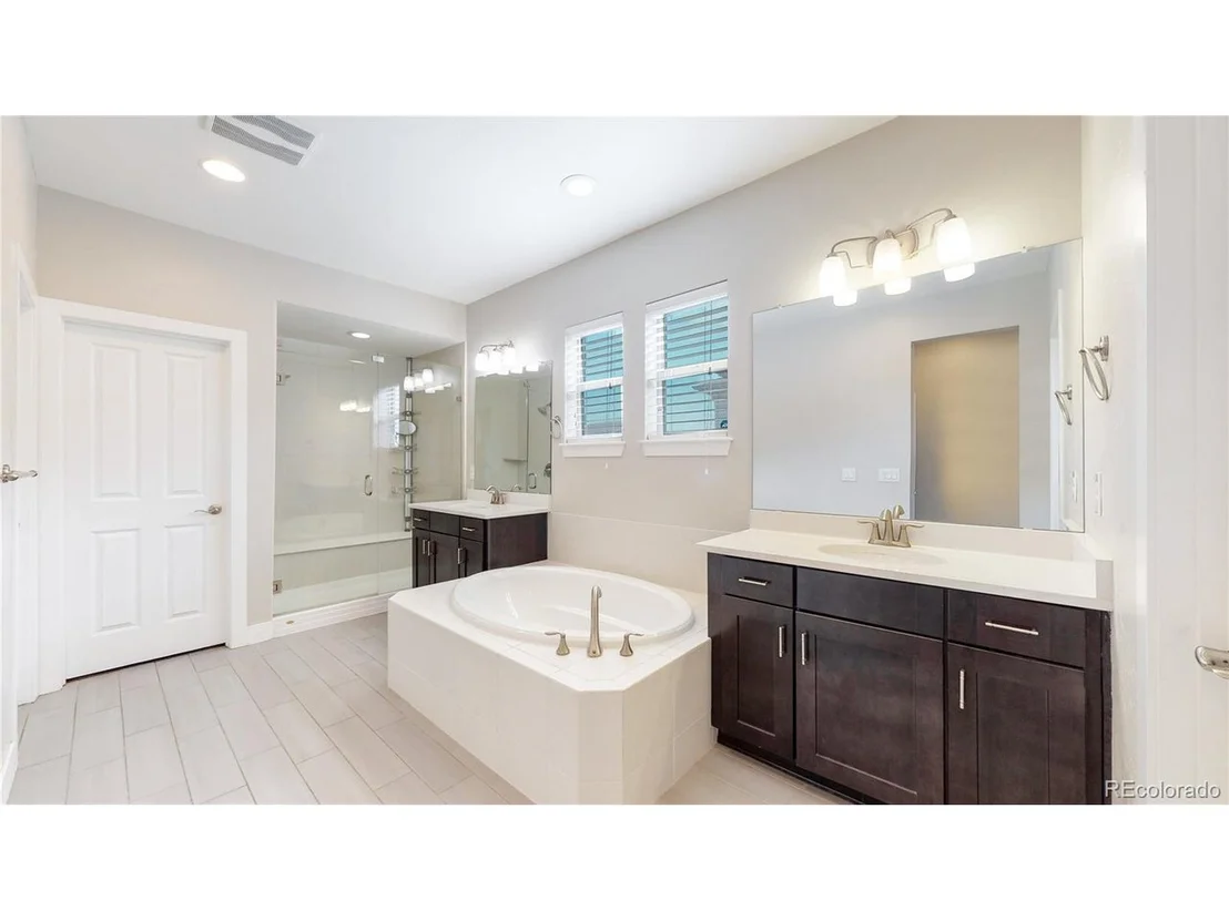 Photo of 16619 Prospect Ln