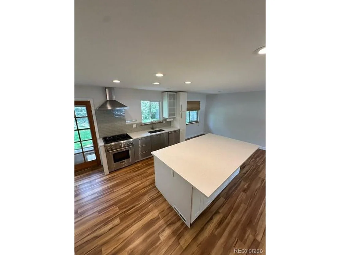 Photo of 960 Mcintire St
