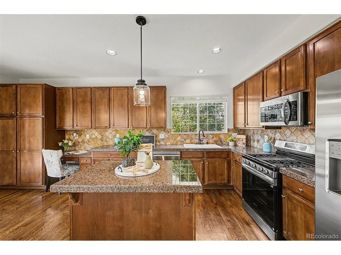 Photo of 2829 Breezy Ln