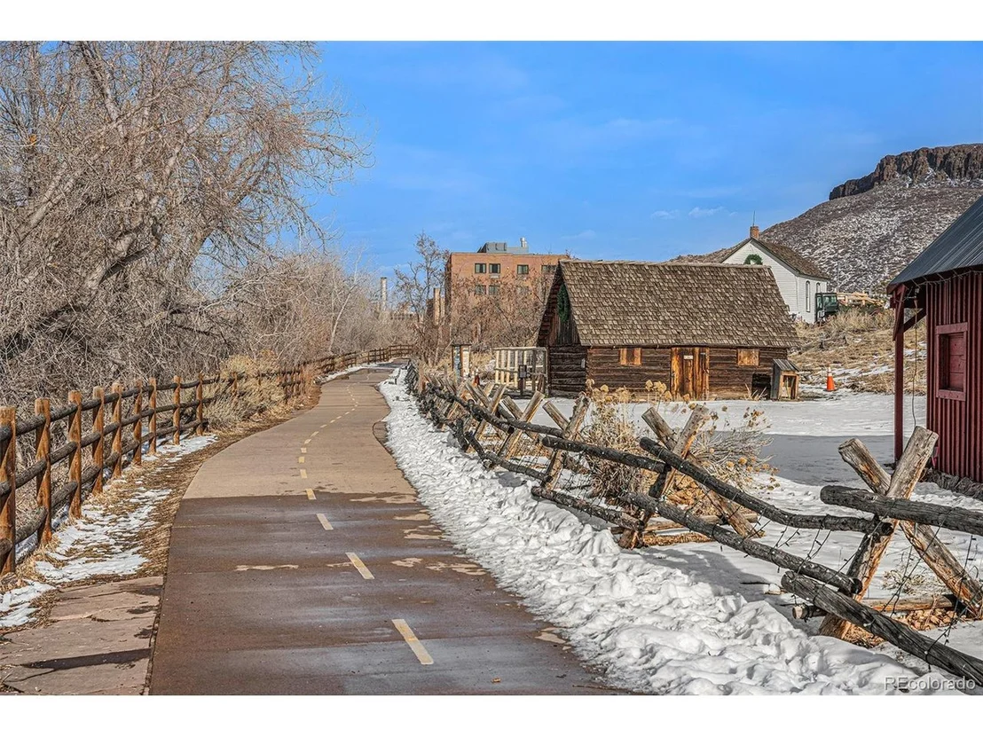 Photo of 810 Meadow Run