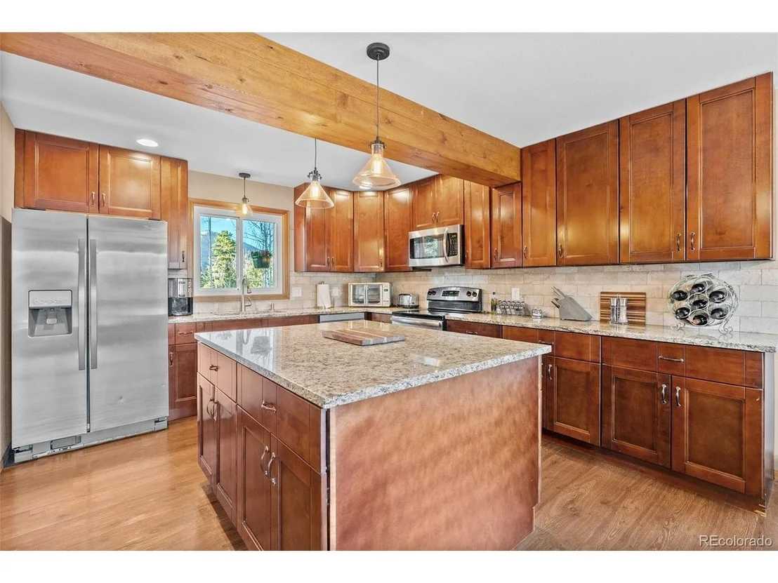 Photo of 381 Highlands Dr