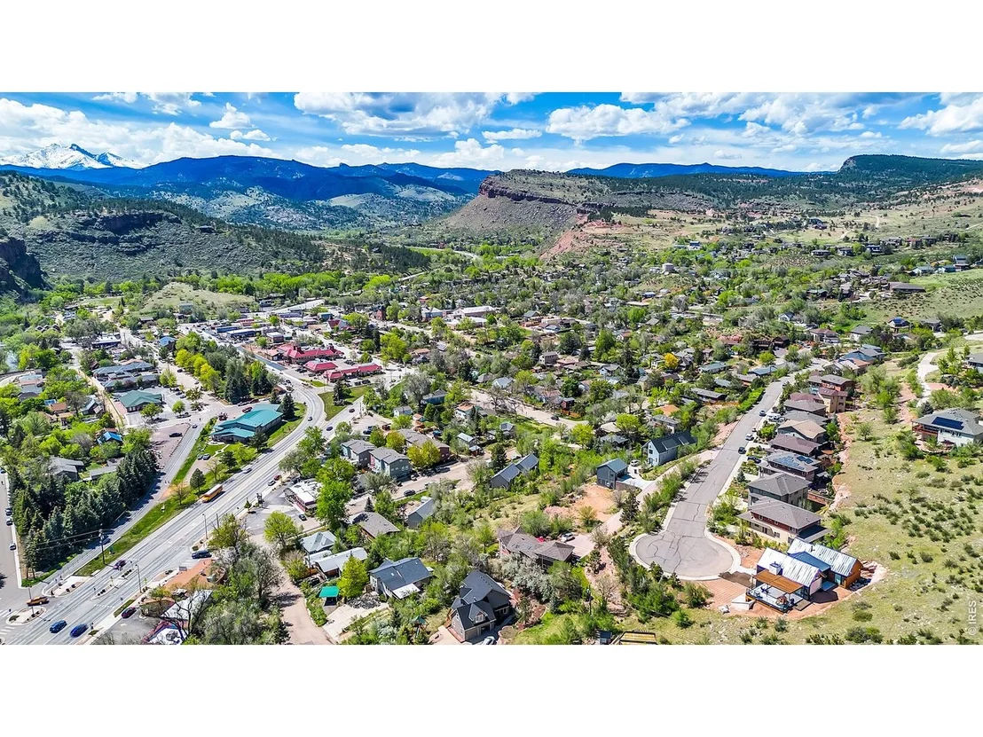 Photo of 620 Overlook Dr
