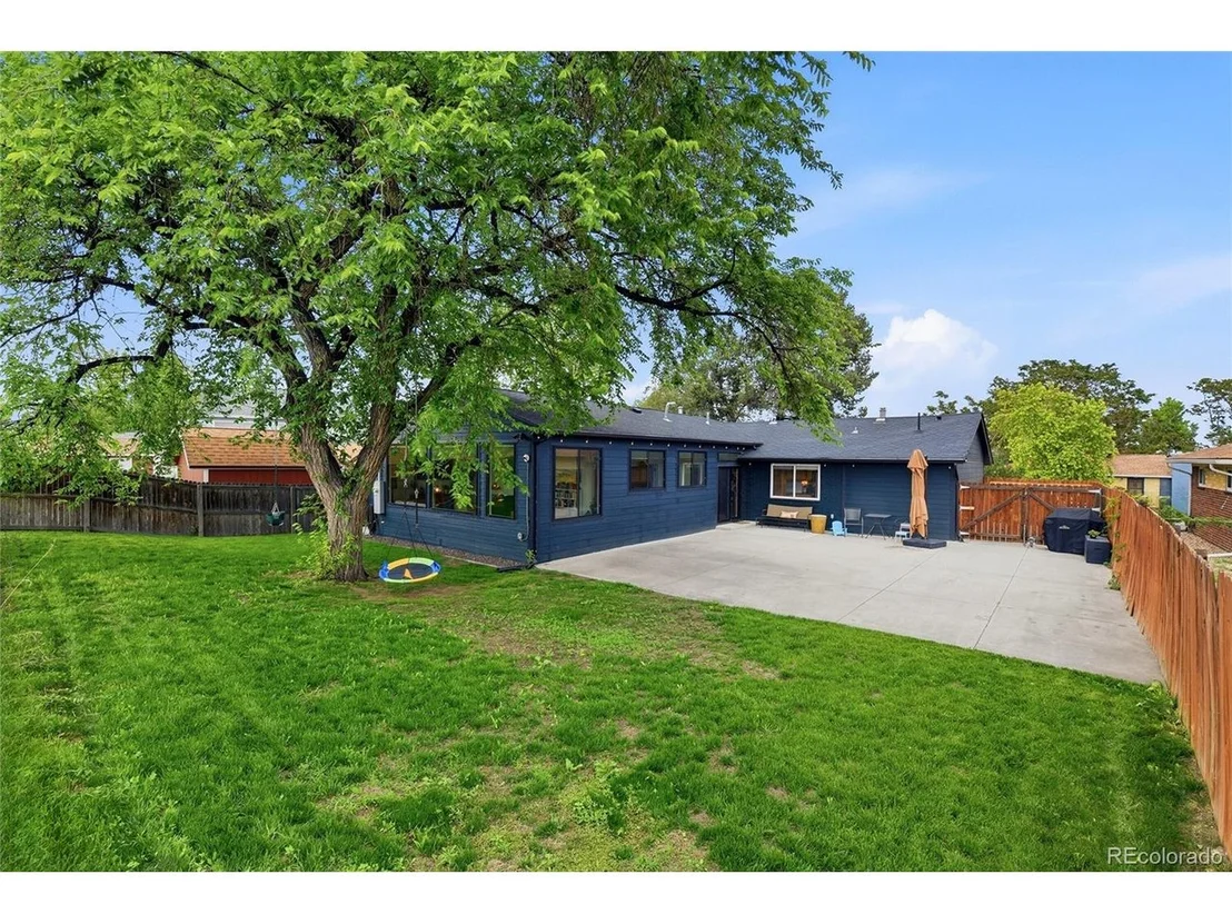 Photo of 5387 Lynn Dr