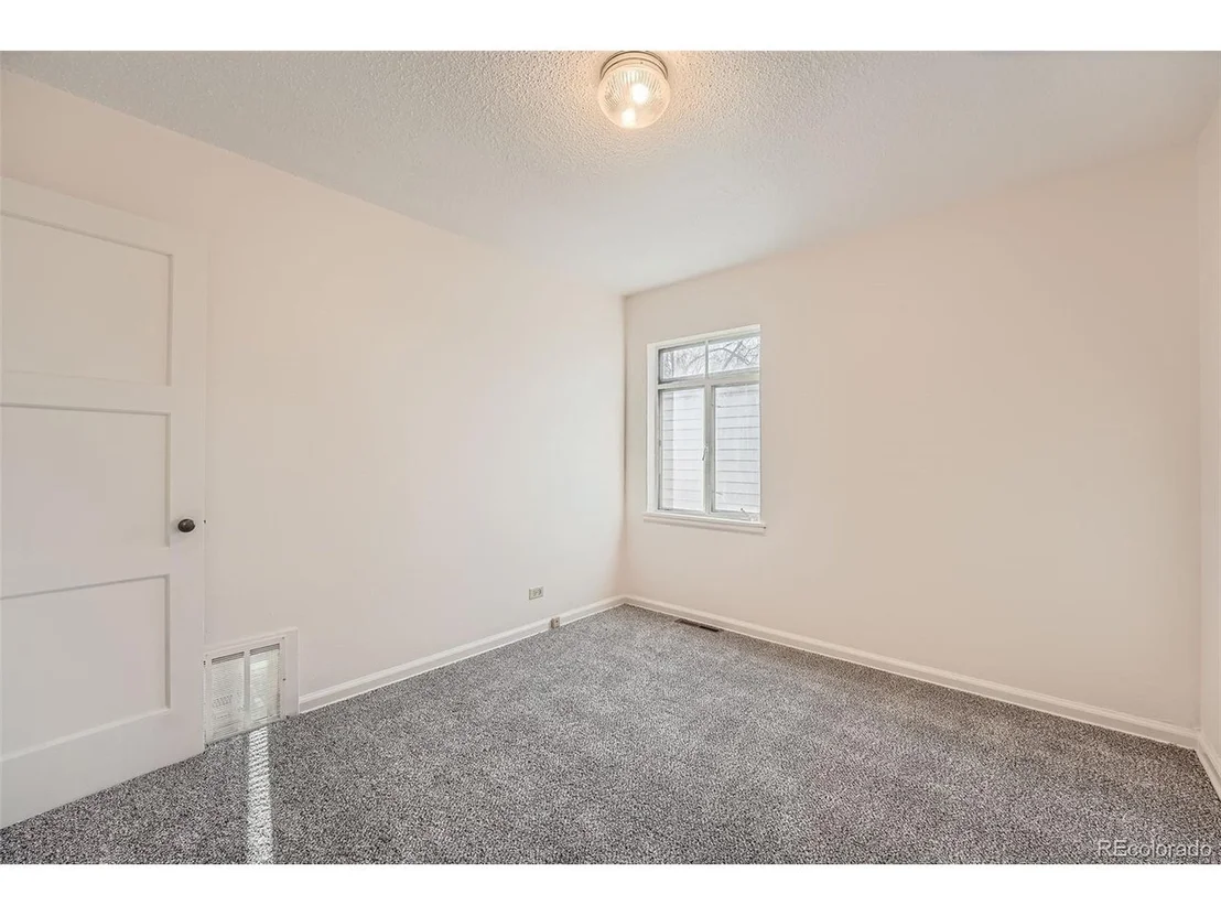 Photo of 1975 S Hooker Cir
