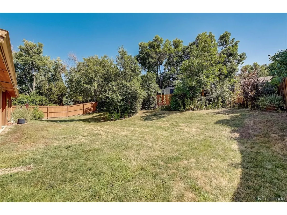 Photo of 9442 Sierra Dr